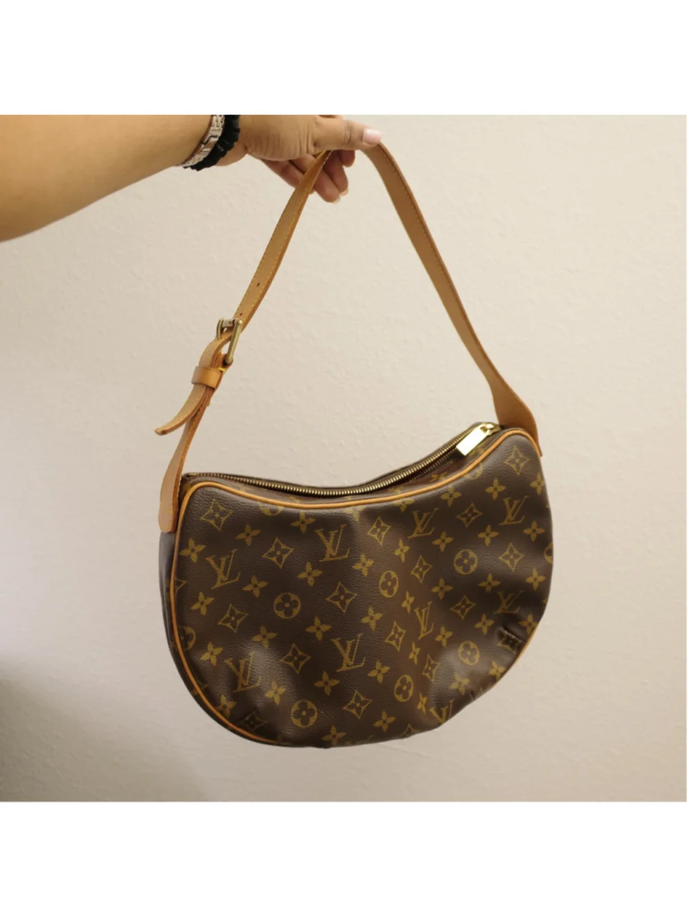 LOUIS VUITTON Monogram Croissant MM - Picture 1 of 15